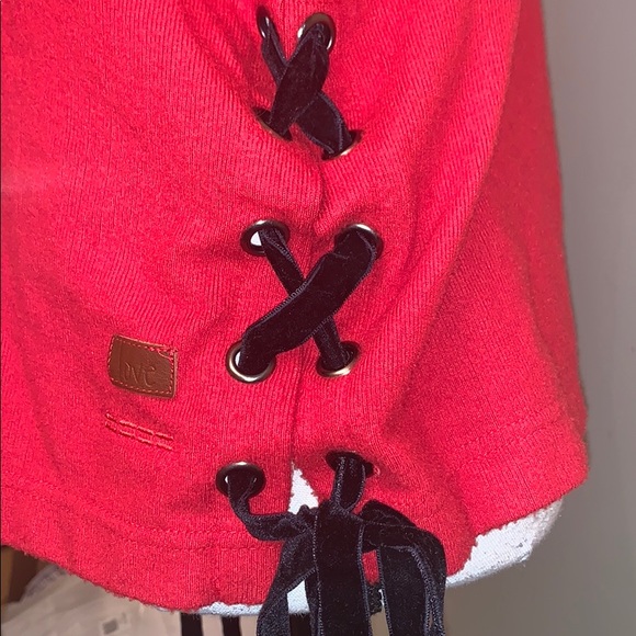 NWT An Original Red Happy Top w/Black Velvet Ties - Picture 2 of 8